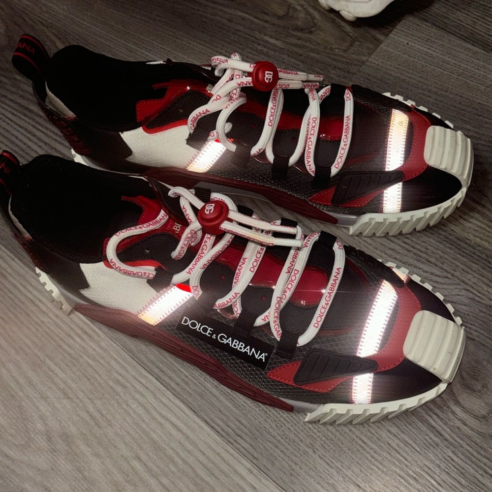 Authentic mens dolce and gabanna sneakers size 43. Gently worn